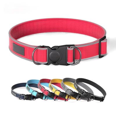qualité  Anti-breakaway dog ​​collar Reflective anti-lost dog collar Adjustable medium and large dog pet collar usine